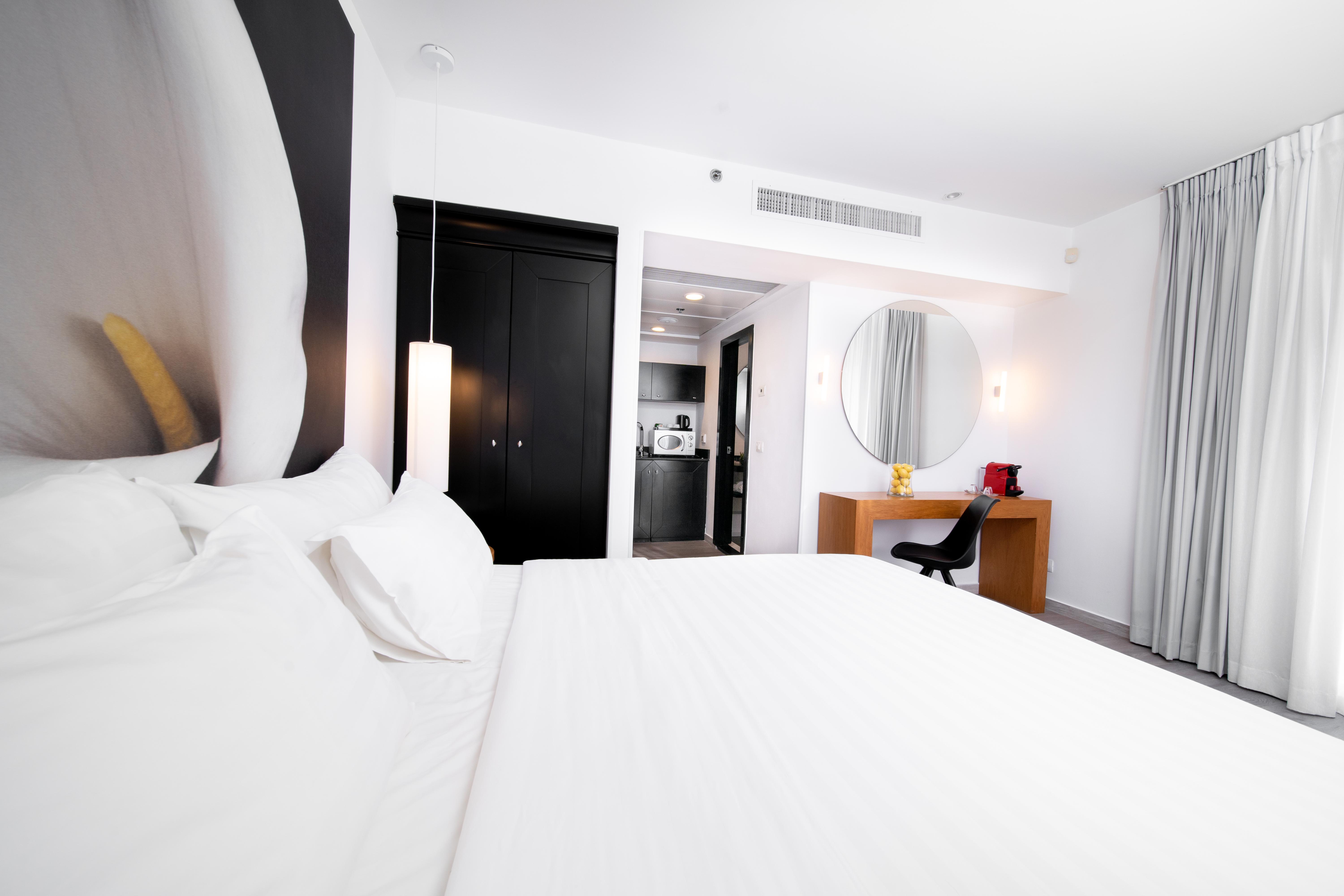 Savoy Sea Side Hotel (Adults Only) Tel Aviv Exterior photo